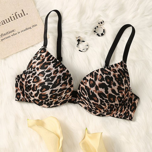 سوتین طرح پلنگی، لطیف،نرم، در عین حال سینه ها را سفت نگه میدارد،با کشسانی قوی